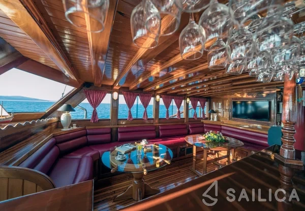 Gulet - Yacht Charter Sailica