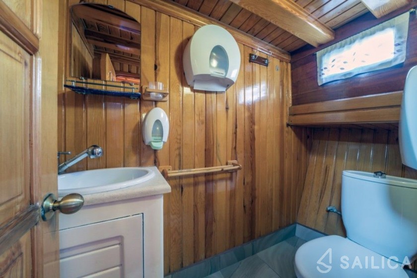 Gulet - Yacht Charter Sailica