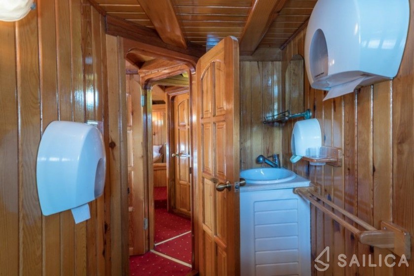Gulet - Yacht Charter Sailica