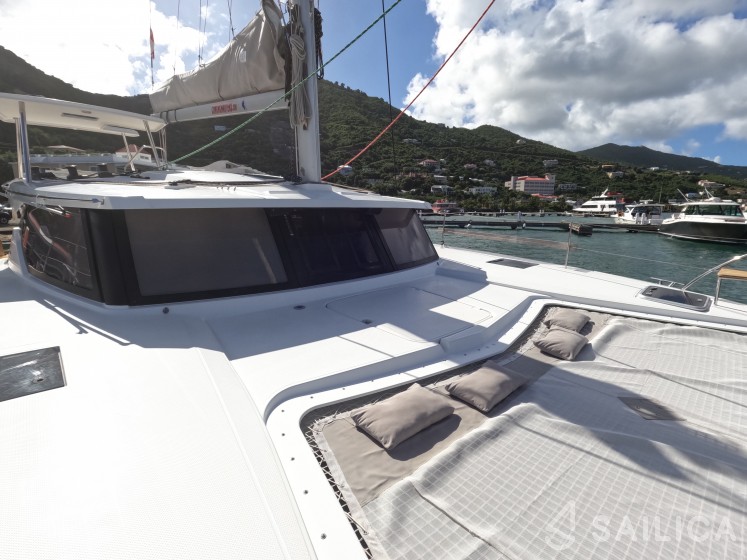 Lucia 40 - Yacht Charter Sailica