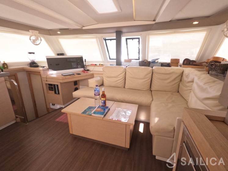 Lucia 40 - Yacht Charter Sailica