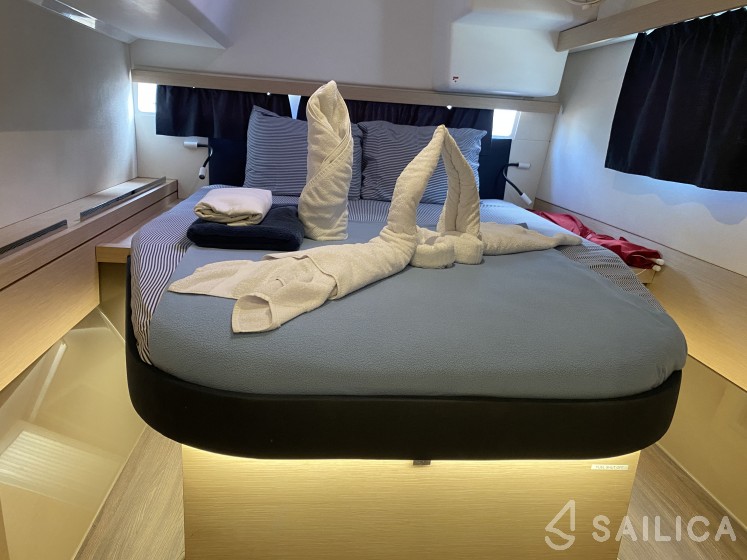 Lucia 40 - Yacht Charter Sailica