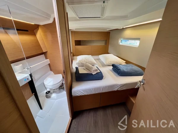 Sun Odyssey 410 - Yacht Charter Sailica