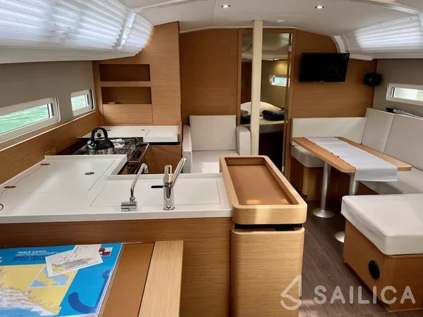 Sun Odyssey 410 - Yacht Charter Sailica