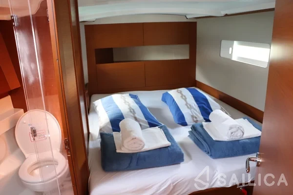 Sun Odyssey 410 - Yacht Charter Sailica