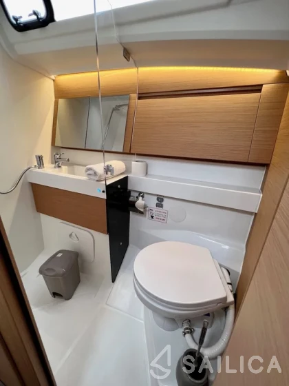 Sun Odyssey 410 - Yacht Charter Sailica