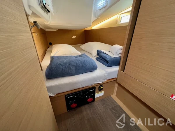 Sun Odyssey 410 - Yacht Charter Sailica