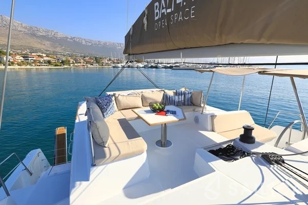 Bali 4.4 - Yacht Charter Sailica