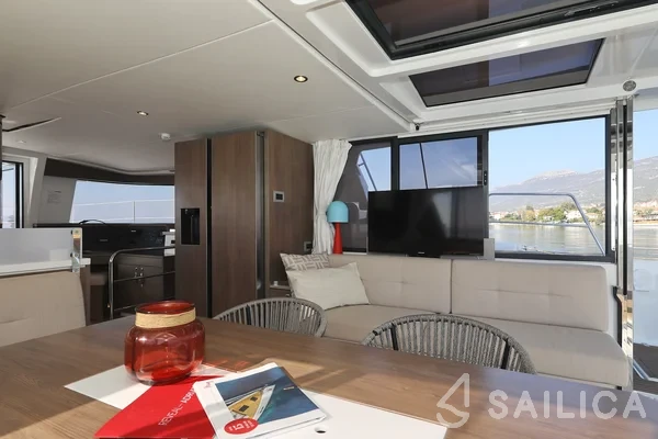 Bali 4.4 - Yacht Charter Sailica