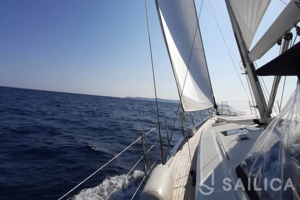 Oceanis 62 - Yacht Charter Sailica