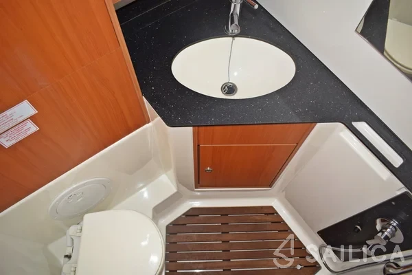 Bavaria 45 Cruiser - Yacht Charter Sailica