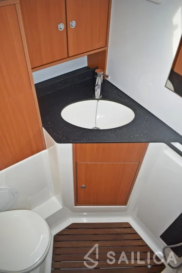 Bavaria 45 Cruiser - Yacht Charter Sailica