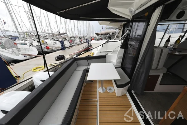 Merry Fisher 895 - Yacht Charter Sailica