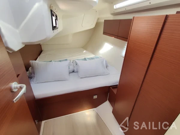 Hanse 418 - Yacht Charter Sailica