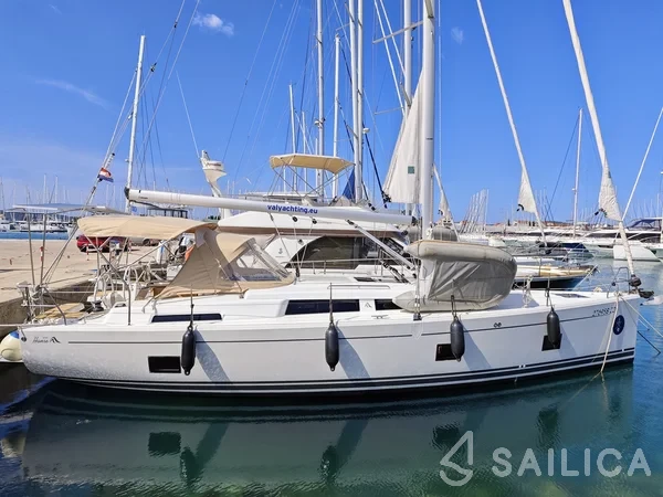 Hanse 418 - Yacht Charter Sailica
