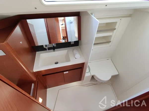 Hanse 418 - Yacht Charter Sailica