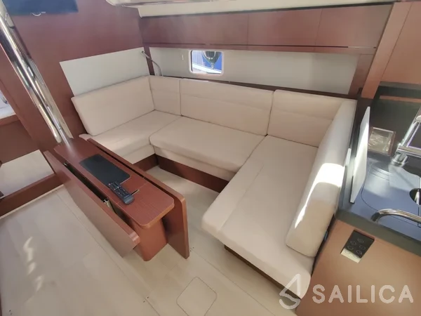 Hanse 418 - Yacht Charter Sailica