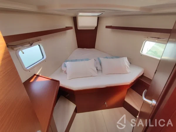 Hanse 418 - Yacht Charter Sailica