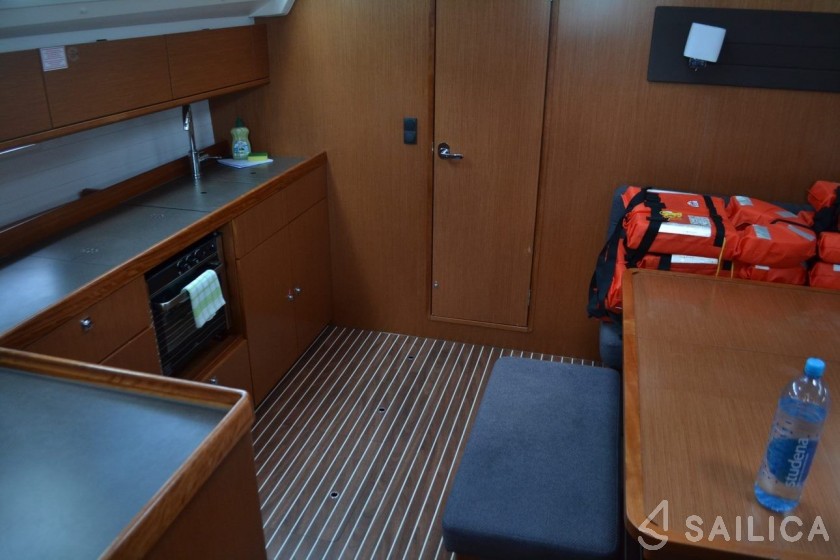 Bavaria 46 Cruiser - Yacht Charter Sailica
