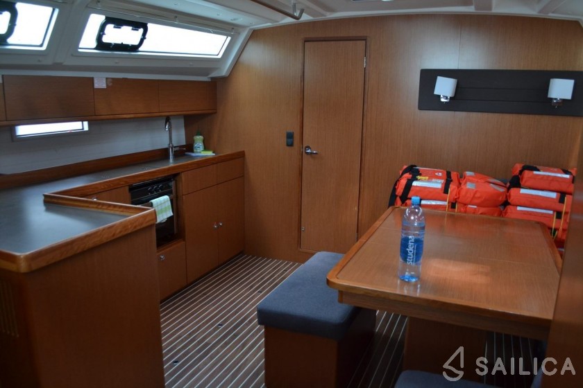 Bavaria 46 Cruiser - Yacht Charter Sailica