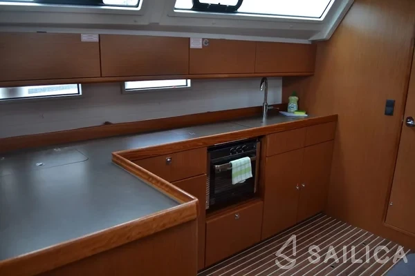 Bavaria 46 Cruiser - Yacht Charter Sailica