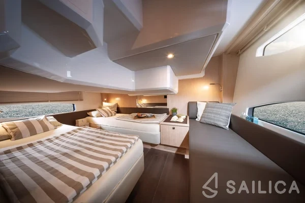 Bavaria SR36HT - Yacht Charter Sailica