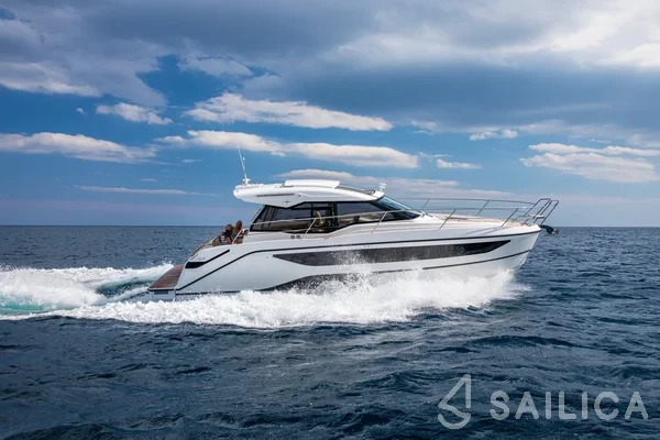 Bavaria SR36HT - Yacht Charter Sailica