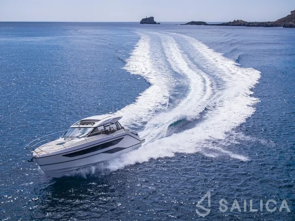 Bavaria SR36HT - Yacht Charter Sailica