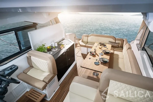 Bavaria SR36HT - Yacht Charter Sailica