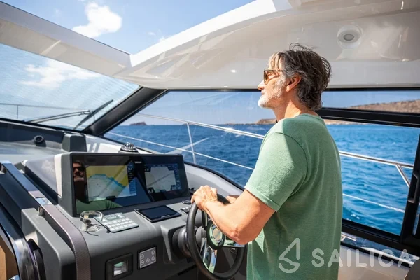 Bavaria SR36HT - Yacht Charter Sailica