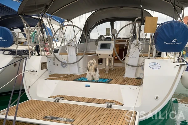 Bavaria 37 Cruiser - Yacht Charter Sailica