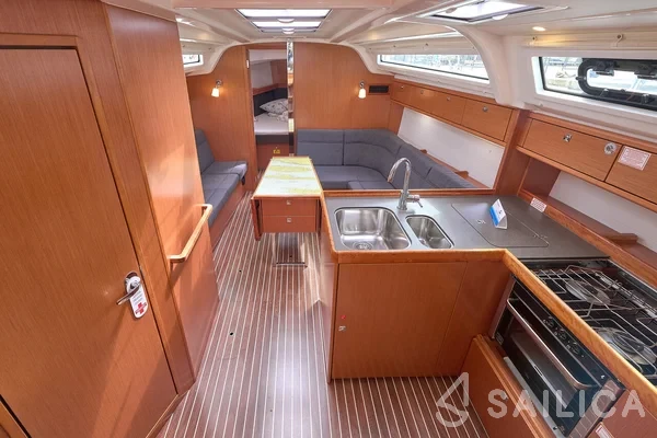 Bavaria 37 Cruiser - Yacht Charter Sailica