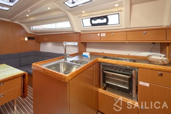 Bavaria 37 Cruiser - Yacht Charter Sailica