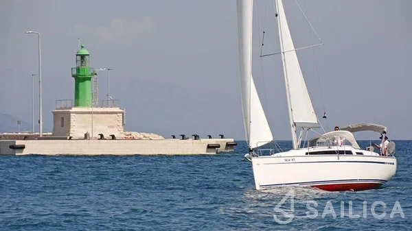 Bavaria 34 Cruiser - Yacht Charter Sailica