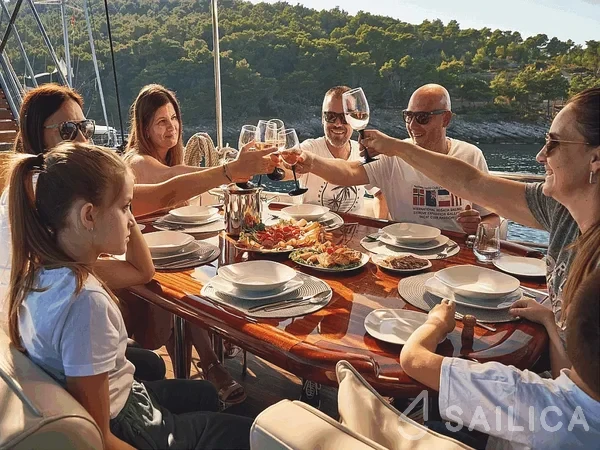 Gulet - Yacht Charter Sailica