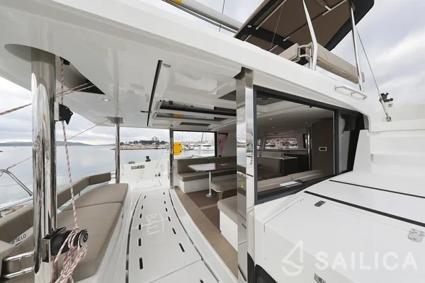 Bali 4.6 - Yacht Charter Sailica