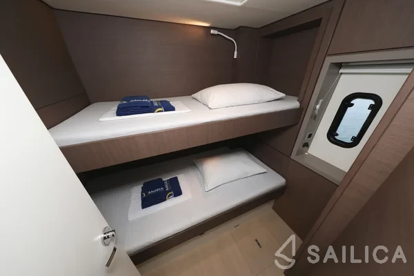 Bali 4.6 - Yacht Charter Sailica