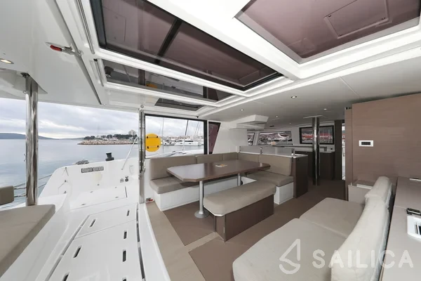 Bali 4.6 - Yacht Charter Sailica