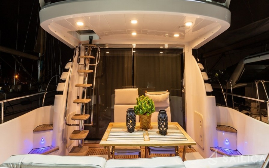 Fairline Squadron 55 - Yacht Charter Sailica