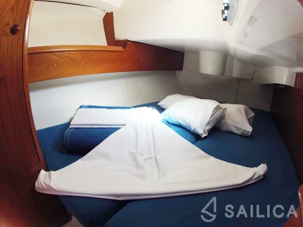 Sun Odyssey 35 - Yacht Charter Sailica