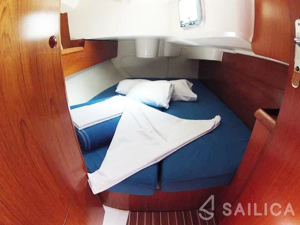 Sun Odyssey 35 - Yacht Charter Sailica