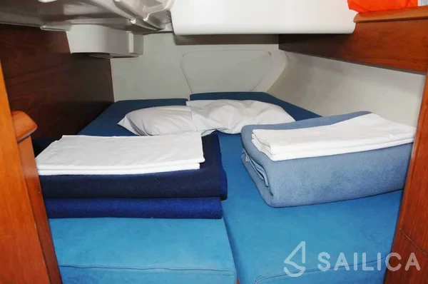 Sun Odyssey 35 - Yacht Charter Sailica