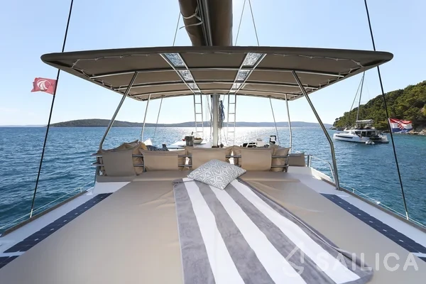 Bali 4.8  - Yacht Charter Sailica