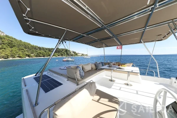 Bali 4.8  - Yacht Charter Sailica