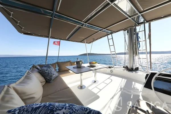 Bali 4.8  - Yacht Charter Sailica