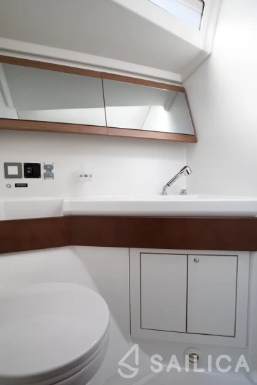 Oceanis 46.1 - Yacht Charter Sailica