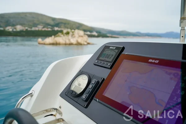Lagoon 42 - Yacht Charter Sailica