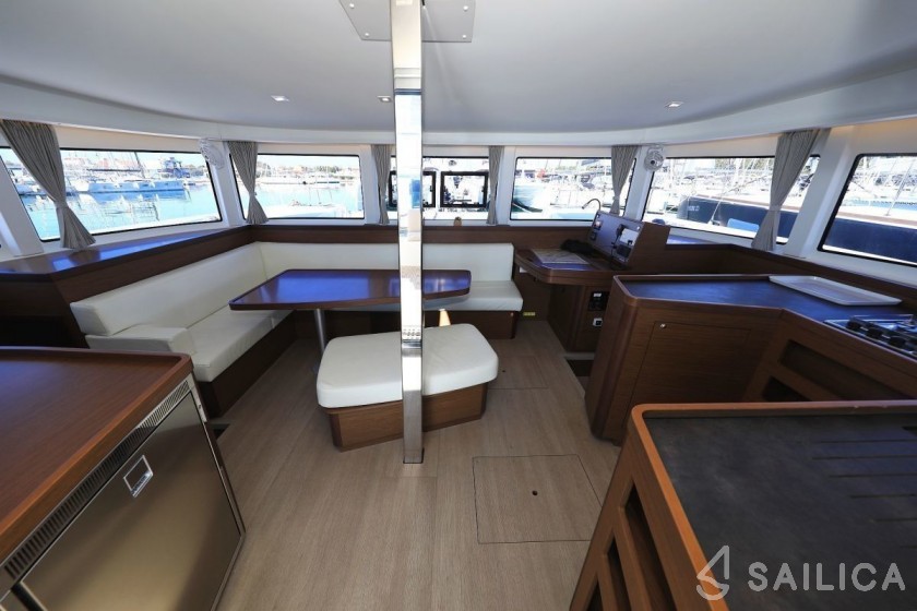 Lagoon 42 - 4 + 2 cab. - Yacht Charter Sailica