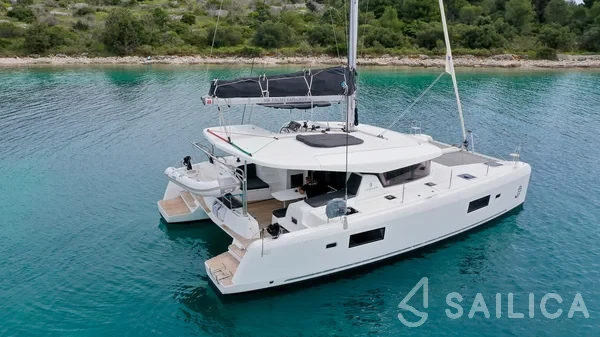 Lagoon 42 - Yacht Charter Sailica