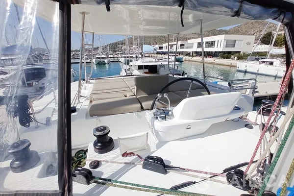 Lagoon 50 - Yacht Charter Sailica